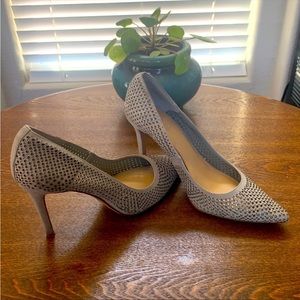 Vince Camuto Gray/Silver Heels S-6.5